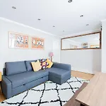Stylish Flat Near Hammersmith & Holland Park