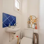 Stylish Flat Near Hammersmith & Holland Park