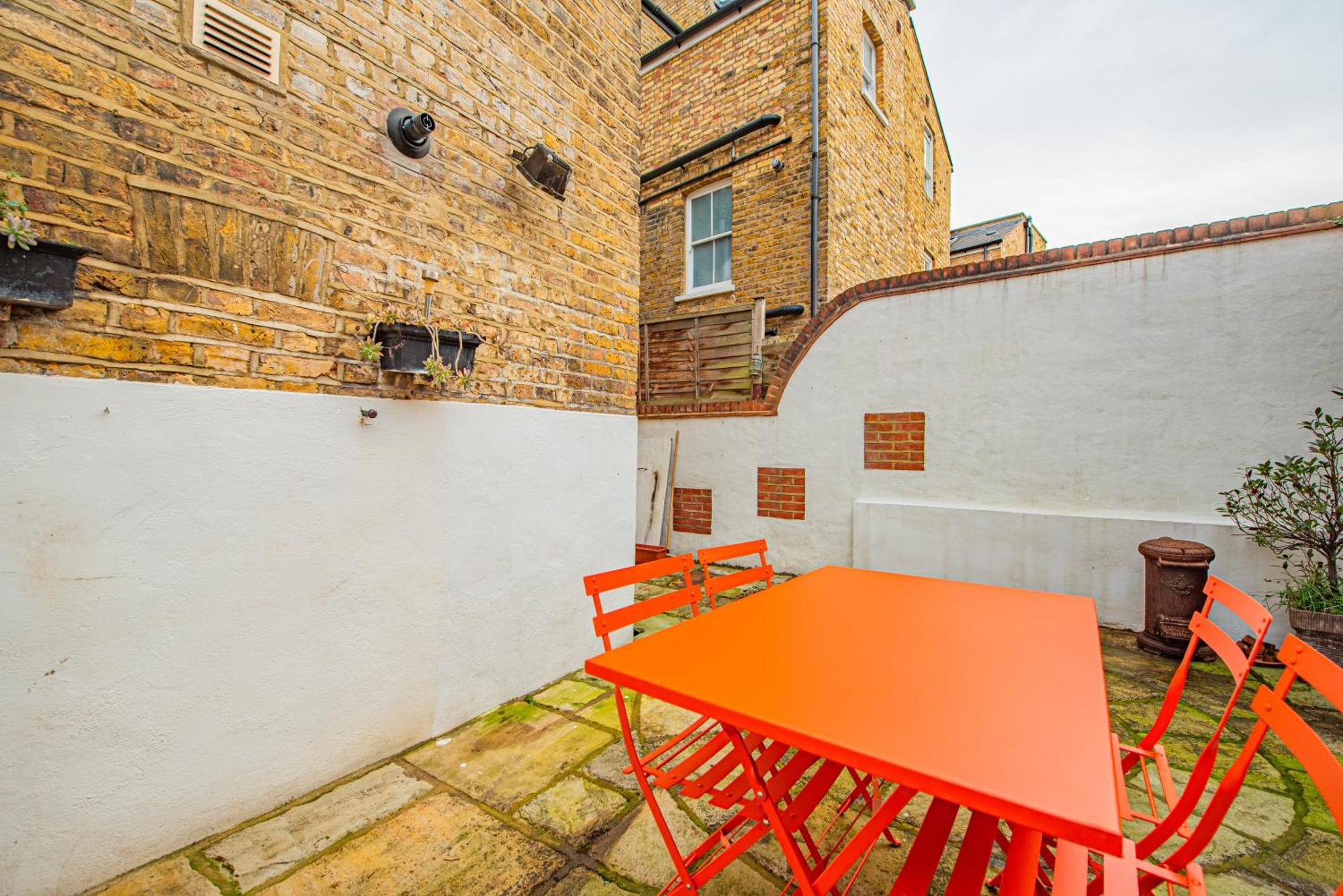 Stylish Flat Near Hammersmith & Holland Park London