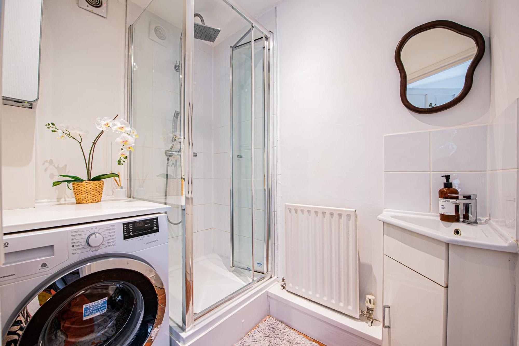 Stylish Flat Near Hammersmith & Holland Park Apartment *