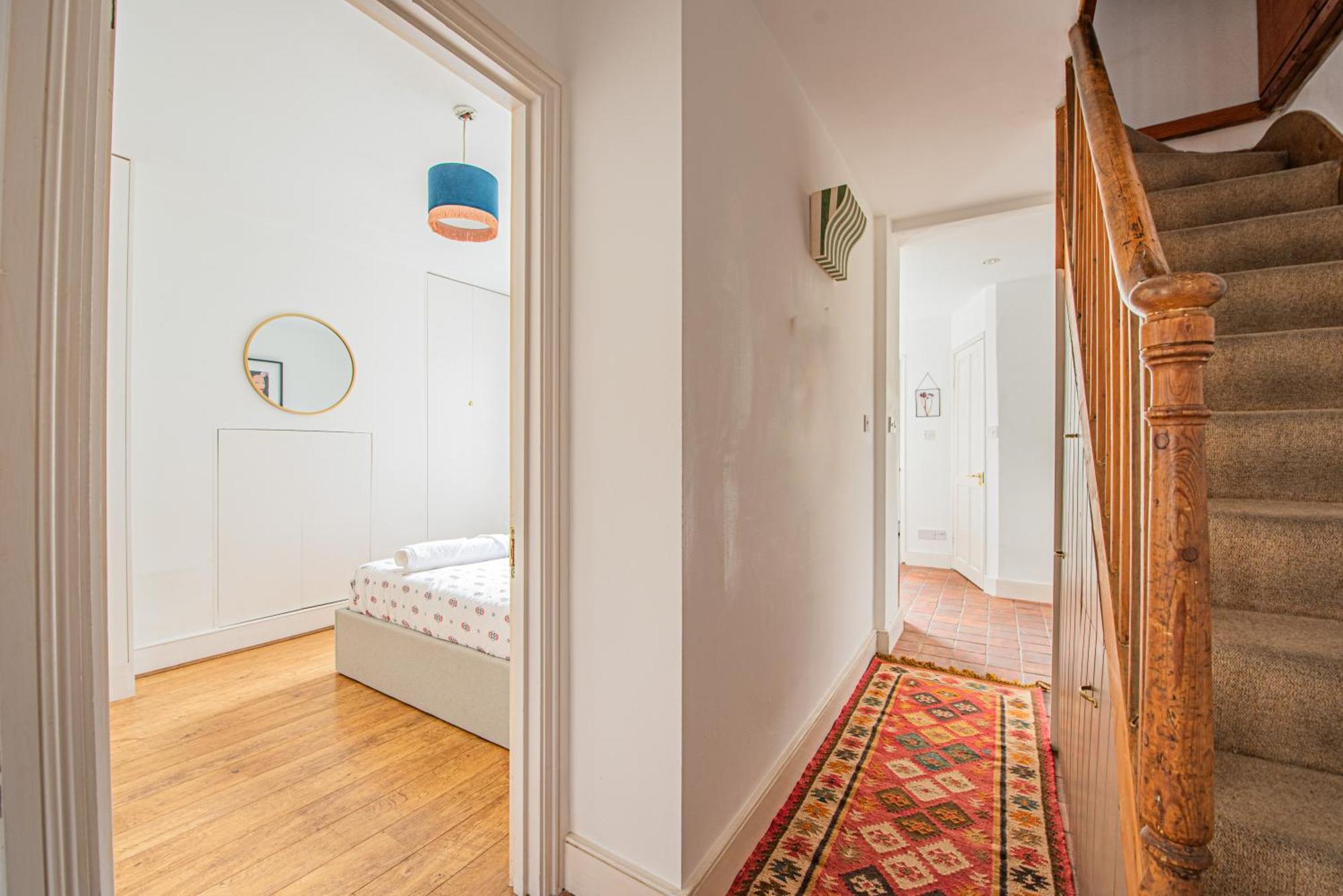 Stylish Flat Near Hammersmith & Holland Park Apartment