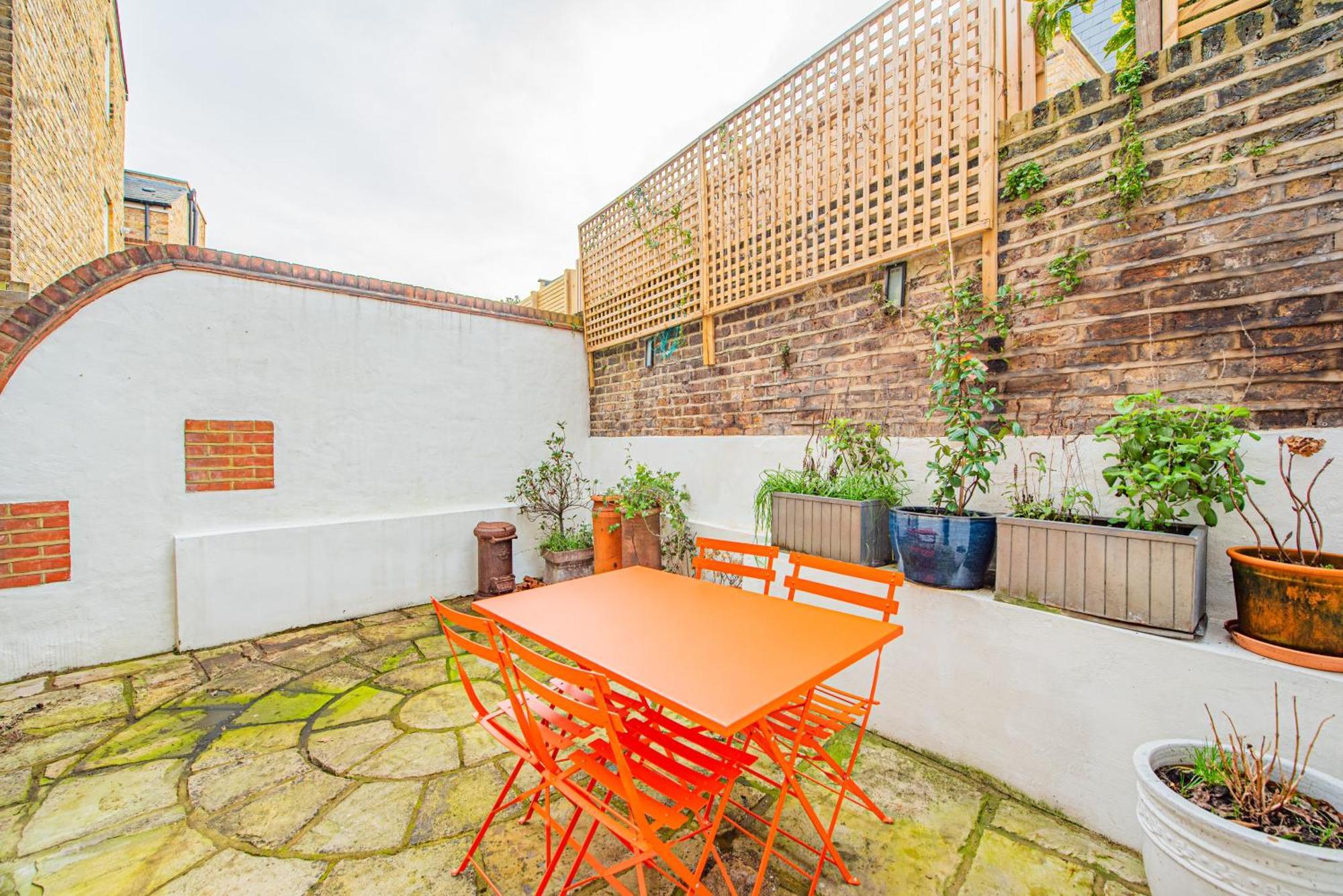 Stylish Flat Near Hammersmith & Holland Park London